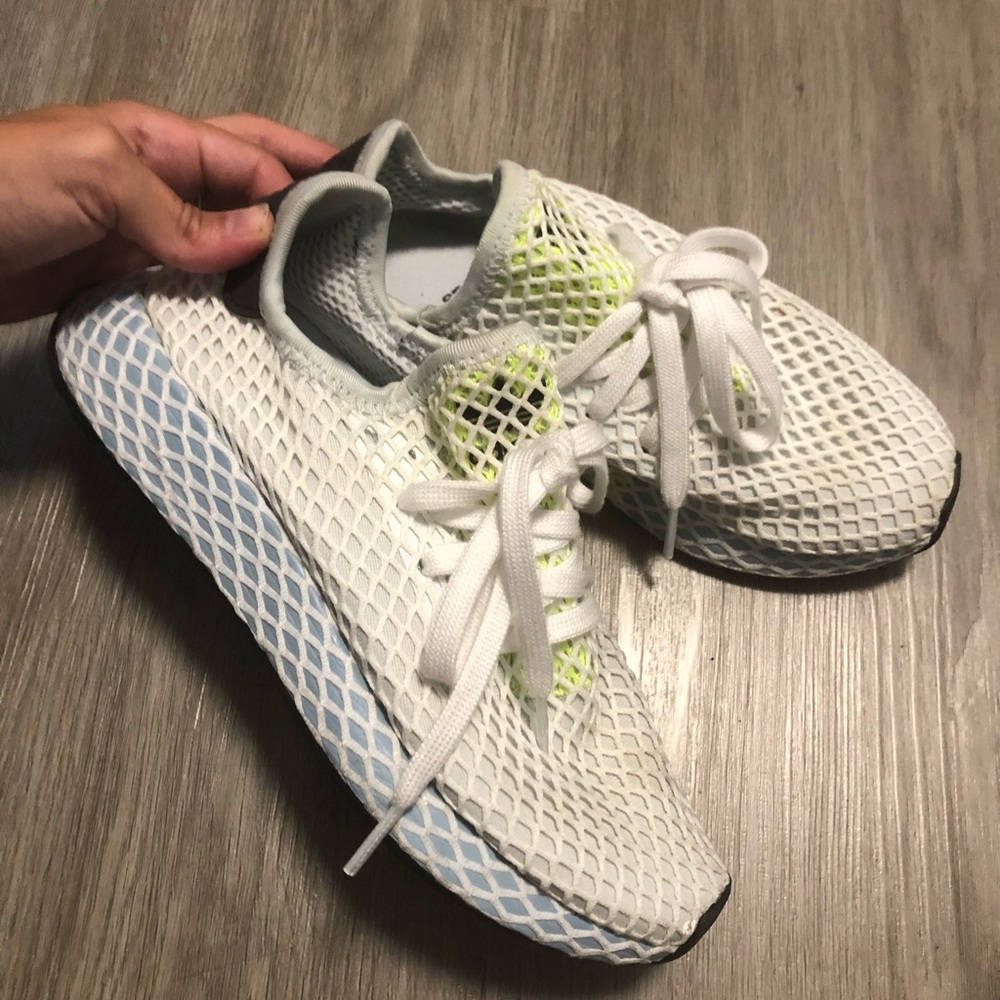 Adidas Deerupt Runner shoes